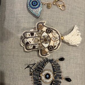 Beaded Hamsa Hand Tassel Charm - Neutral/Gold